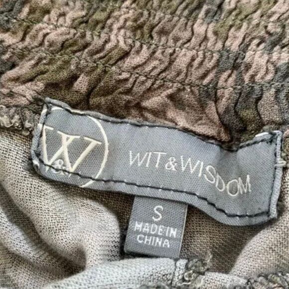 Nordstrom WIT & WISDOM smocked waist high rise pull on shorts moon rock camo gre - Picture 3 of 4